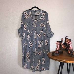 NWT Torrid Floral High-Low Button Tunic/Kimono